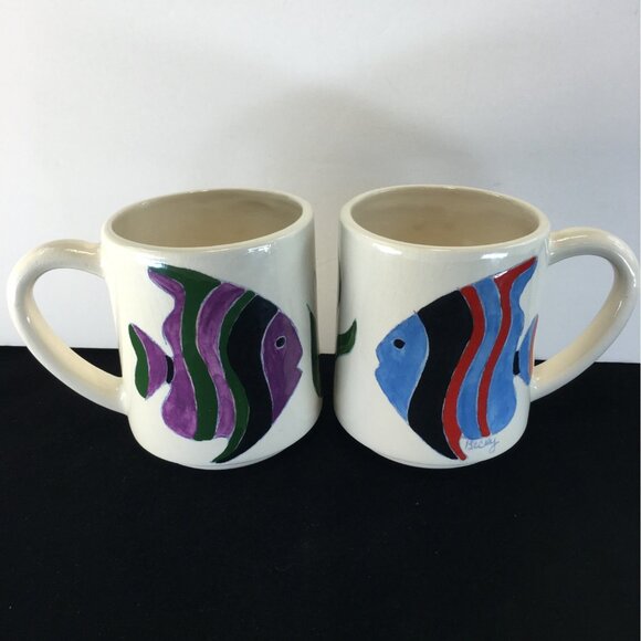 Vtg Painted Tropical Fish Coffee Tea Mugs Ceramics Signed by Linda & Becky 2pcs - Picture 1 of 16